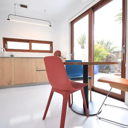 Unique, Stylish & Calm Peces By The Sea *