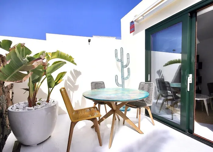 Unique, Stylish & Calm Peces By The Sea