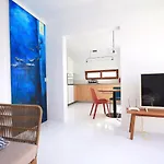 Unique, Stylish & Calm Peces By The Sea 펜션