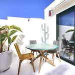Unique, Stylish & Calm Peces By The Sea
