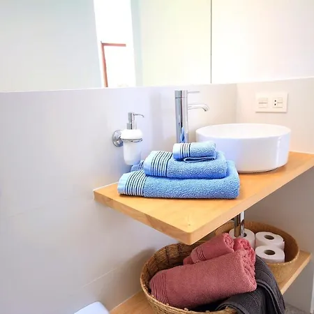 Unique, Stylish & Calm Peces By The Sea *