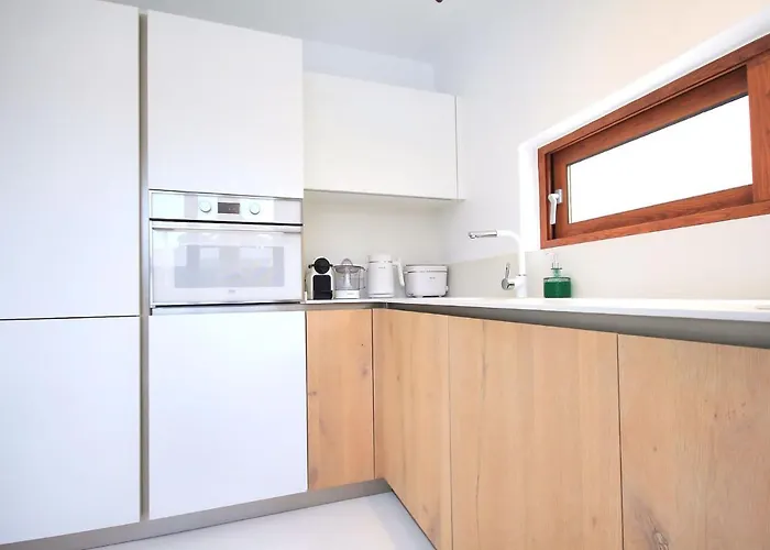 Unique, Stylish & Calm Peces By The Sea *