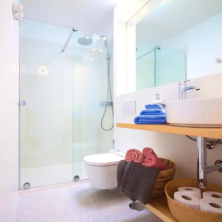 Unique, Stylish & Calm Peces By The Sea *