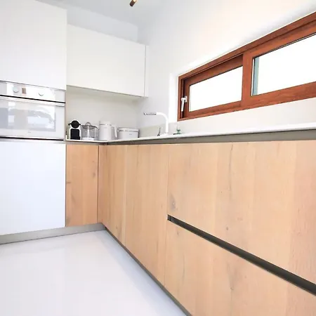 Unique, Stylish & Calm Peces By The Sea * コスタ・テギセ