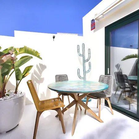 Unique, Stylish & Calm Peces By The Sea